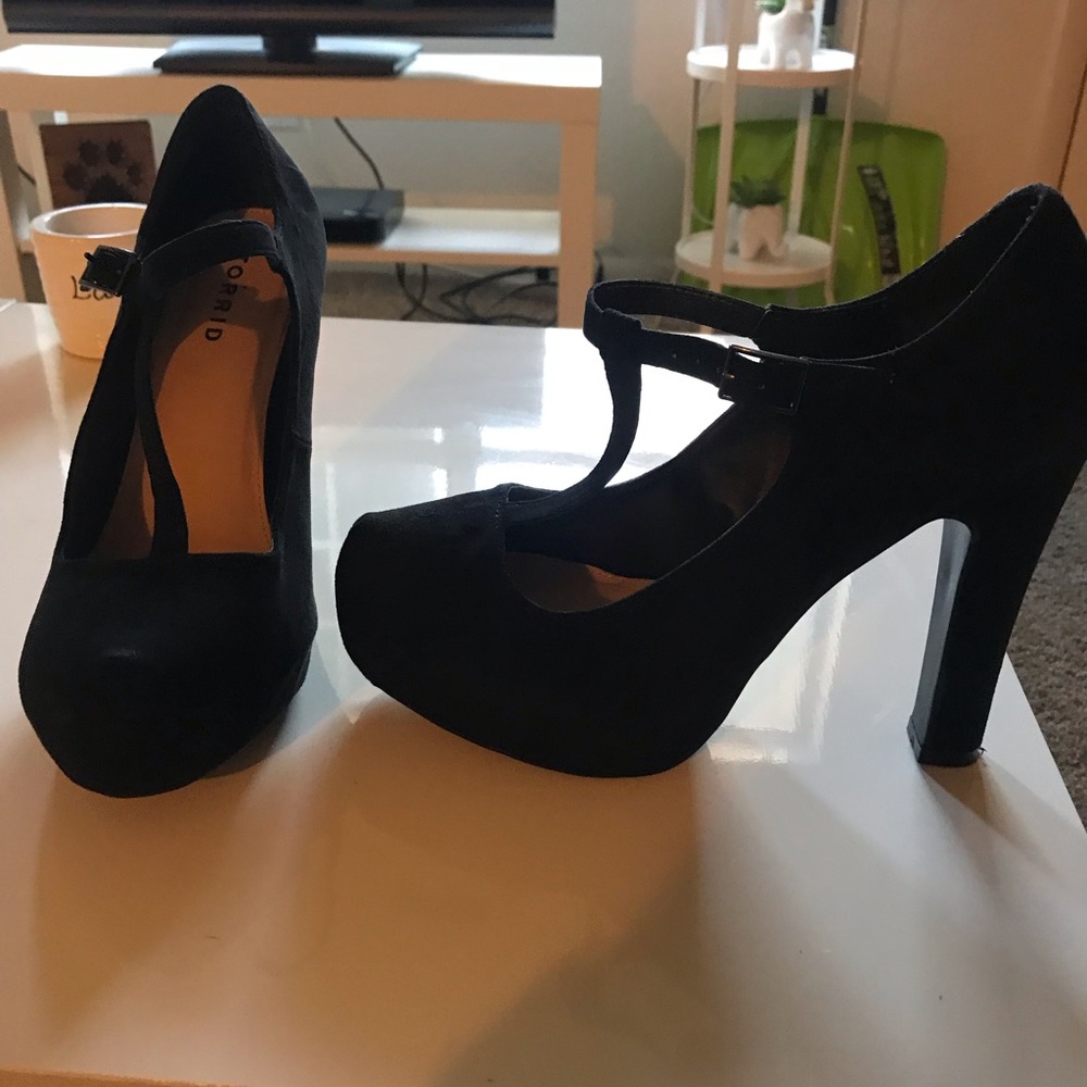 Black suede heels